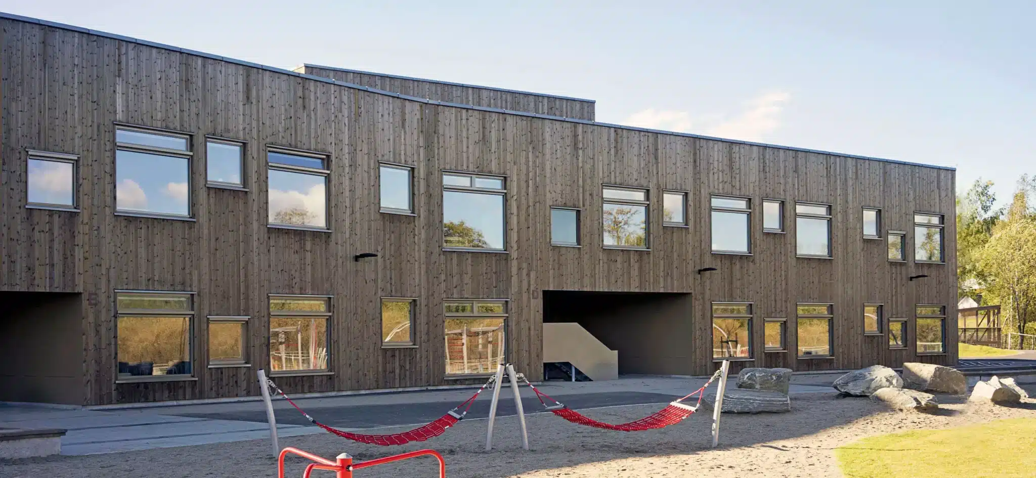 Ytre-enebakk-skole-Naeringsbygg-1-2048×945